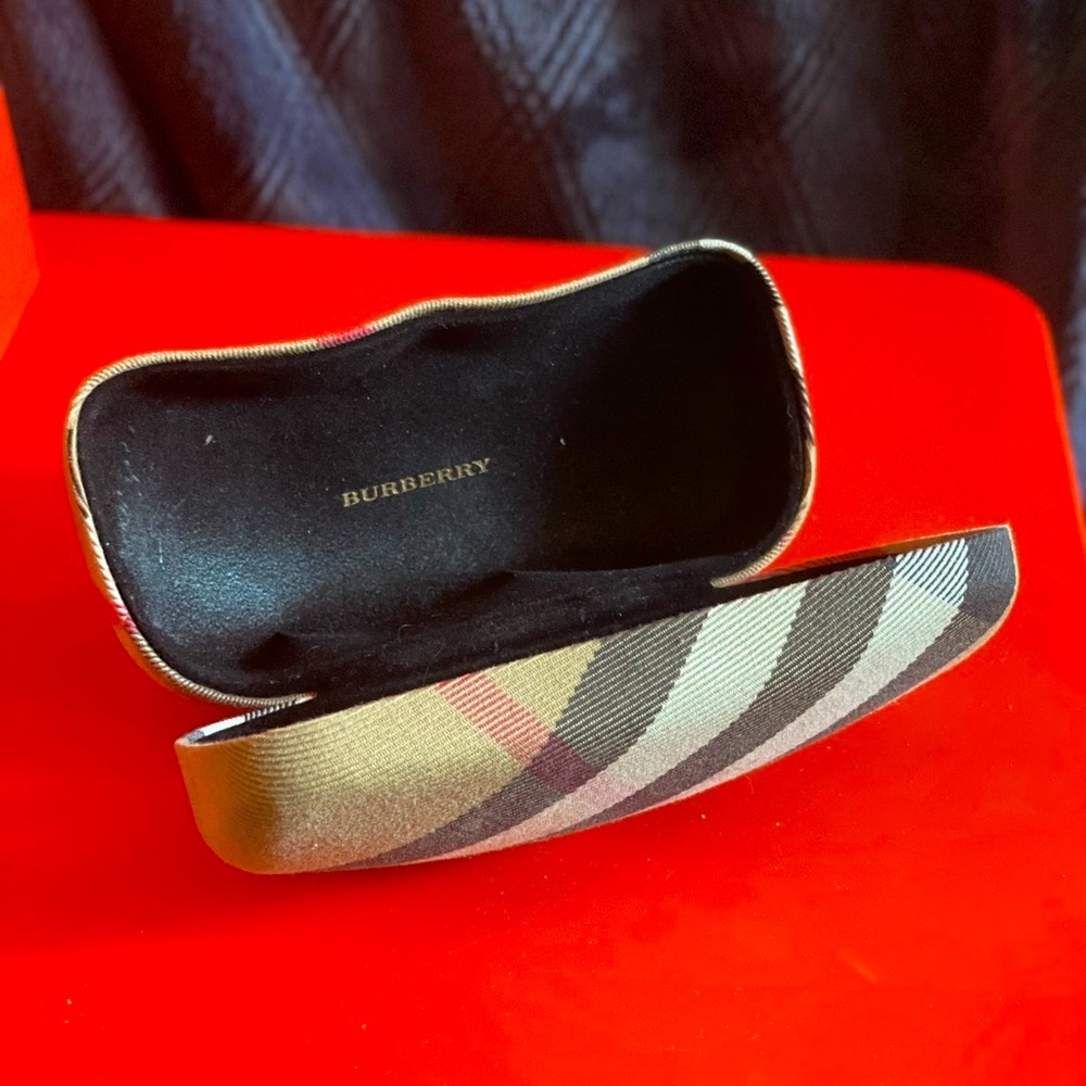 Burberry Nova Check Sunglasses Case 🌞 🕶 - Picture 4 of 6